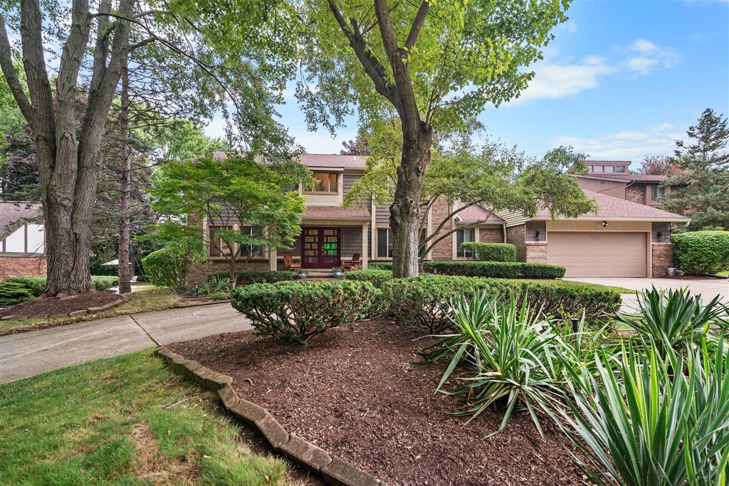 29822 Deer Run, Farmington Hills, MI 48331