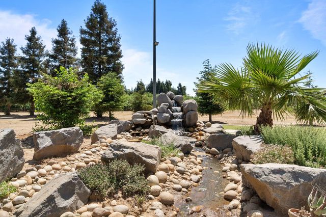 505 N Indianola Avenue, Sanger, CA 93657