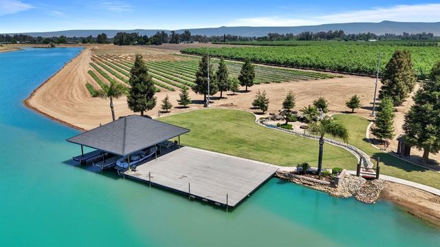 505 N Indianola Avenue, Sanger, CA 93657