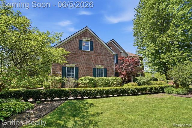 1543 Fairfax Court, Milford, MI 48380