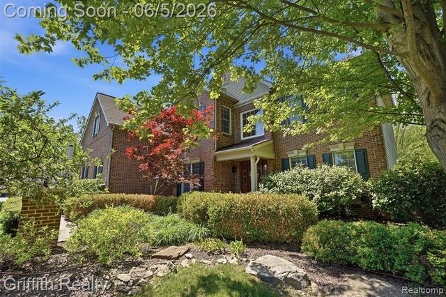 1543 Fairfax Court, Milford, MI 48380