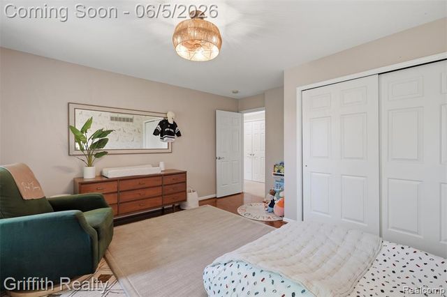 1543 Fairfax Court, Milford, MI 48380