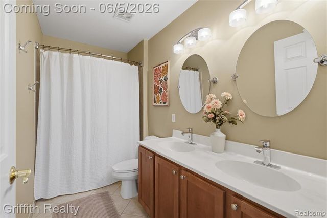 1543 Fairfax Court, Milford, MI 48380