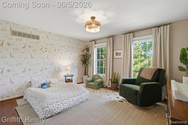 1543 Fairfax Court, Milford, MI 48380