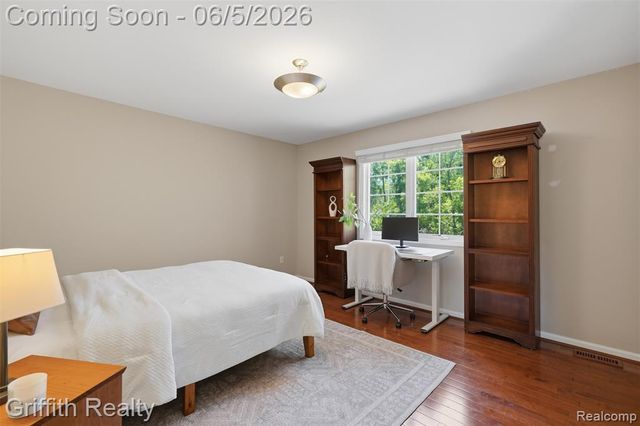 1543 Fairfax Court, Milford, MI 48380