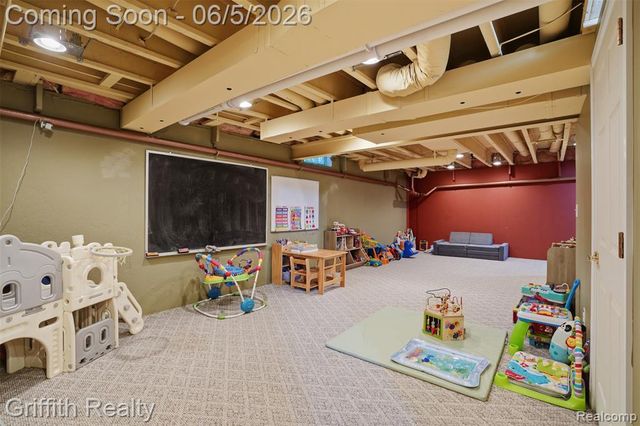 1543 Fairfax Court, Milford, MI 48380