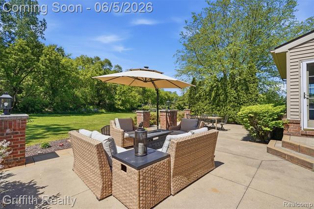1543 Fairfax Court, Milford, MI 48380