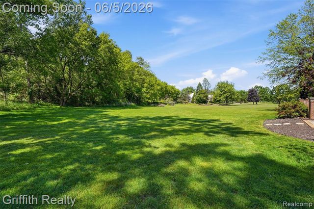 1543 Fairfax Court, Milford, MI 48380