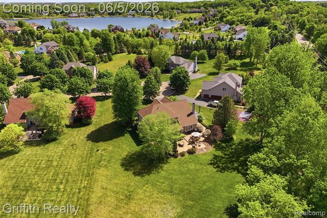 1543 Fairfax Court, Milford, MI 48380