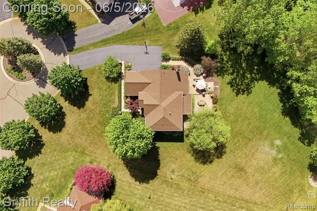 1543 Fairfax Court, Milford, MI 48380