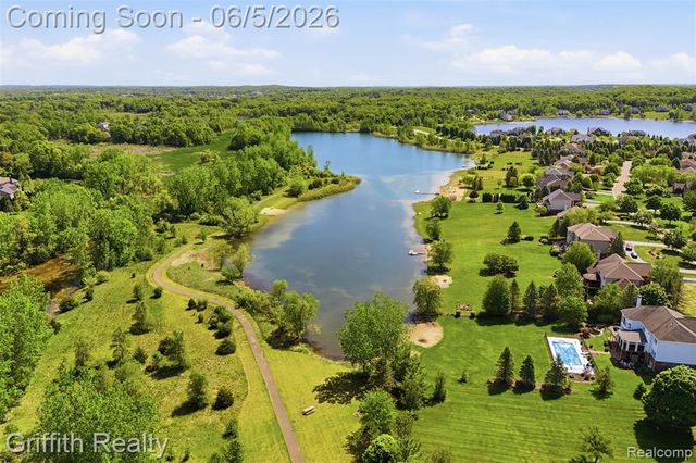 1543 Fairfax Court, Milford, MI 48380