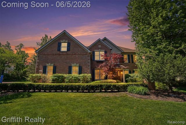 1543 Fairfax Court, Milford, MI 48380
