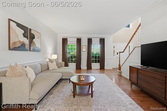 1543 Fairfax Court, Milford, MI 48380