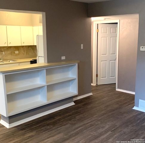 615 Vance Jackson Rd Apt 106, San Antonio, TX 78201