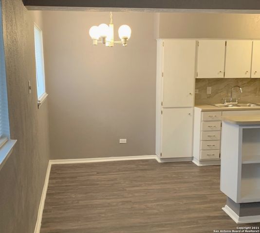 615 Vance Jackson Rd Apt 106, San Antonio, TX 78201