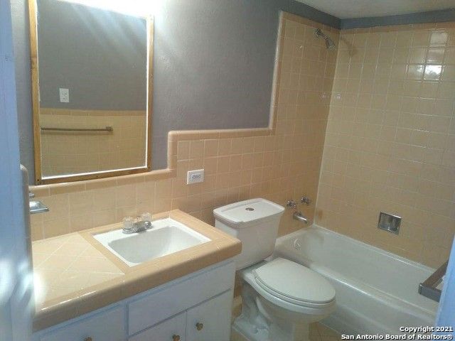 615 Vance Jackson Rd Apt 106, San Antonio, TX 78201