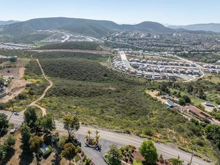 0 Esplendido, Vista, CA 92084