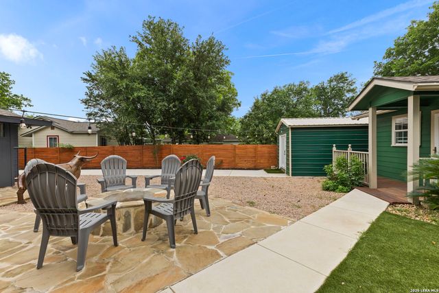 604 SCHWEPPE ST, Boerne, TX 78006