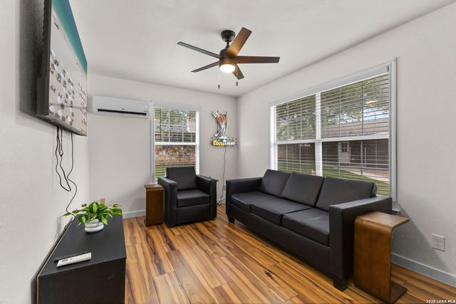 604 SCHWEPPE ST, Boerne, TX 78006