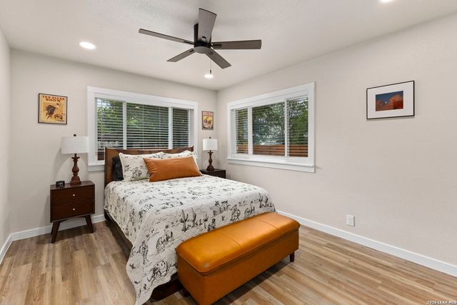 604 SCHWEPPE ST, Boerne, TX 78006