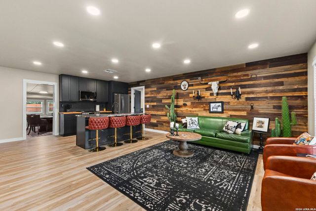 604 SCHWEPPE ST, Boerne, TX 78006