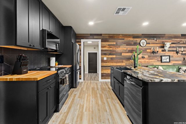 604 SCHWEPPE ST, Boerne, TX 78006