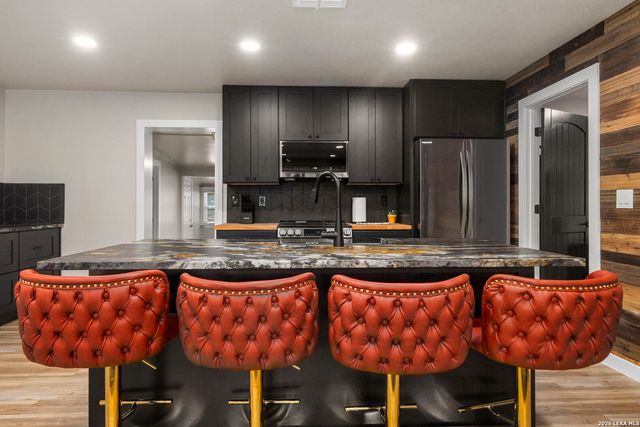 604 SCHWEPPE ST, Boerne, TX 78006