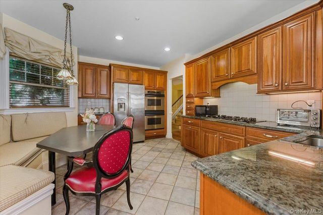 6 Riverpointe Road, Hastings-on-hudson, NY 10706