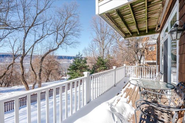 6 Riverpointe Road, Hastings-on-hudson, NY 10706