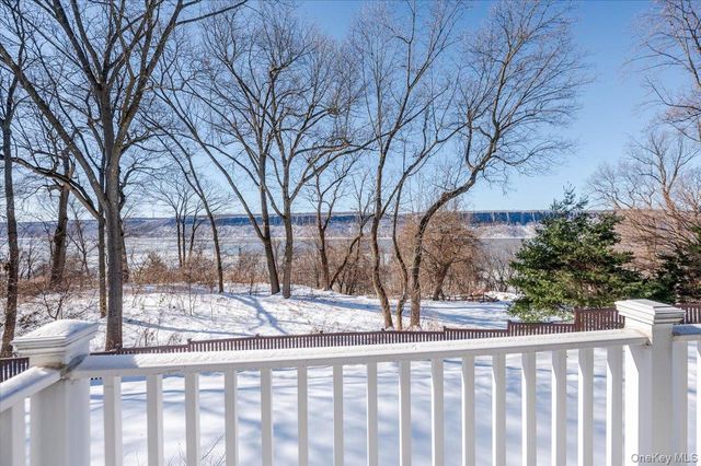 6 Riverpointe Road, Hastings-on-hudson, NY 10706