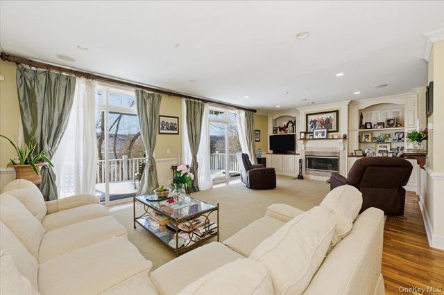 6 Riverpointe Road, Hastings-on-hudson, NY 10706