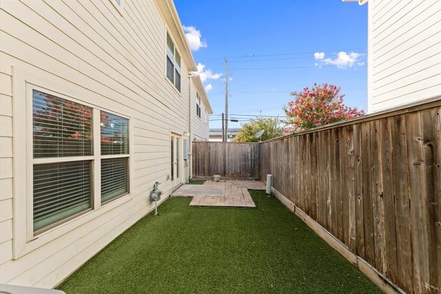 3736 Main Poplar Drive, Houston, TX 77025