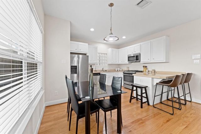 3736 Main Poplar Drive, Houston, TX 77025