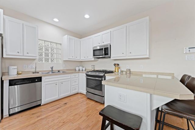 3736 Main Poplar Drive, Houston, TX 77025