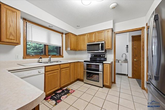 1809 BUCKBOARD CT, Spearfish, SD 57754