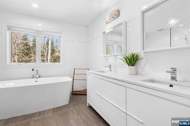 52 Glenwood Avenue, Demarest, NJ 07627