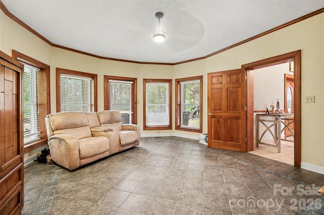 176 Eeb Lane, Statesville, NC 28625