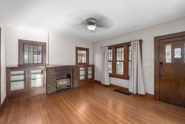 355 S Holyoke St, Wichita, KS 67218