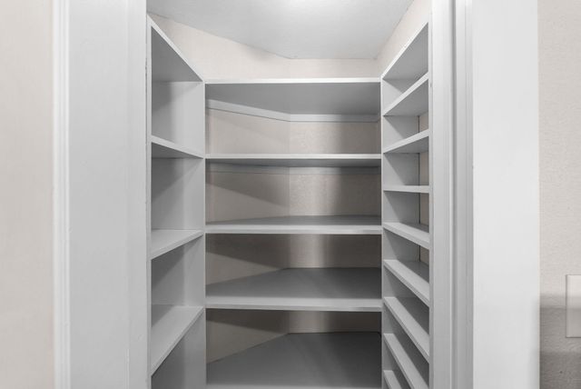 355 S Holyoke St, Wichita, KS 67218