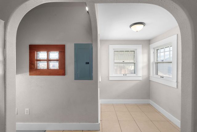 355 S Holyoke St, Wichita, KS 67218