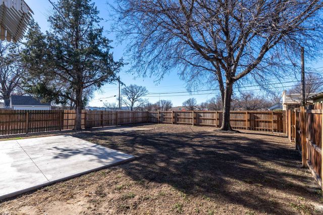 355 S Holyoke St, Wichita, KS 67218