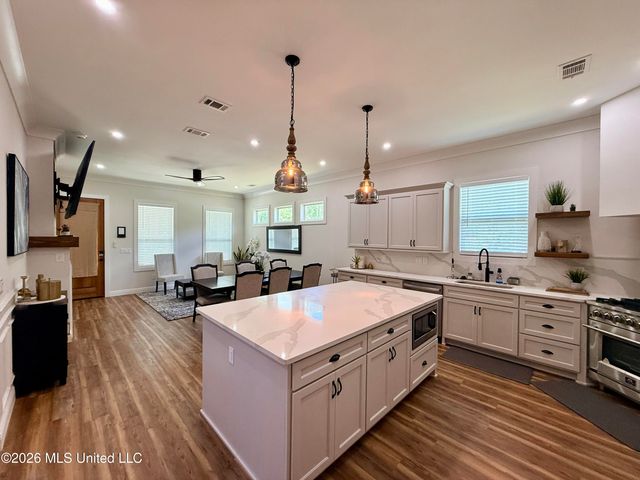 1023 Nancy Place, Gulfport, MS 39507