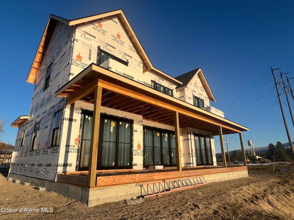 51 Kayak Loop, Oldtown, ID 83822