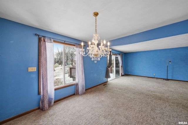 306 N STONE CHURCH Road, Peoria, IL 61604