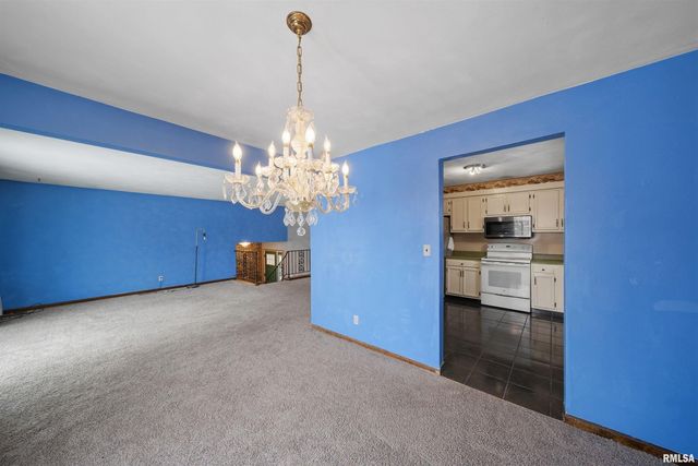 306 N STONE CHURCH Road, Peoria, IL 61604