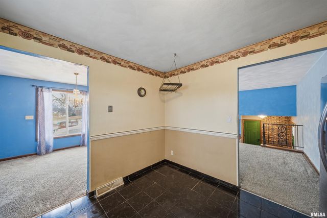 306 N STONE CHURCH Road, Peoria, IL 61604