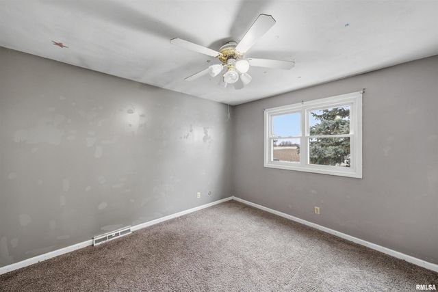 306 N STONE CHURCH Road, Peoria, IL 61604