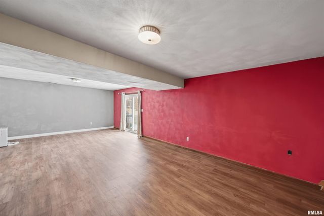 306 N STONE CHURCH Road, Peoria, IL 61604