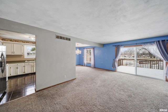 306 N STONE CHURCH Road, Peoria, IL 61604