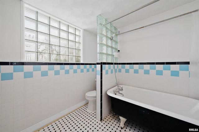 306 N STONE CHURCH Road, Peoria, IL 61604